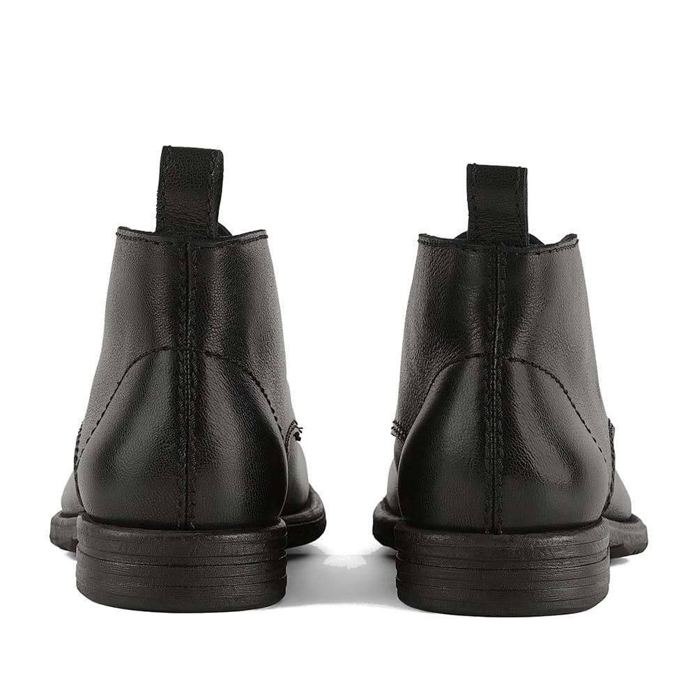 Lakefront Men's Chukka Boot - Image 12